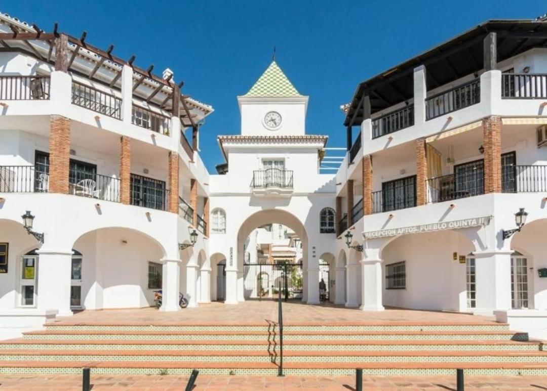 Apartamento Cerca Del Mar Con Piscina Y Parking. Lejlighed